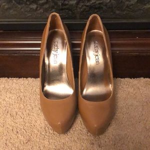 Tan Cathy Jean Pumps